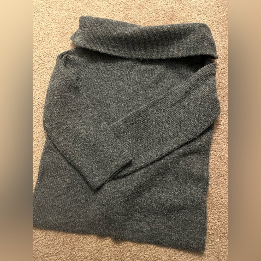 Off Shoulder Sweater - Picture 4 of 6